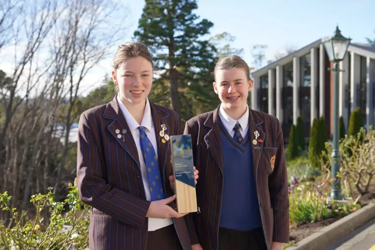 Iona College - Wool Be Studying